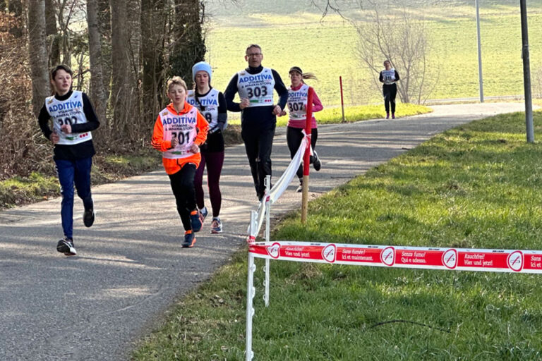 Thomas (303) und Ramona (307) auf der Sprintstrecke