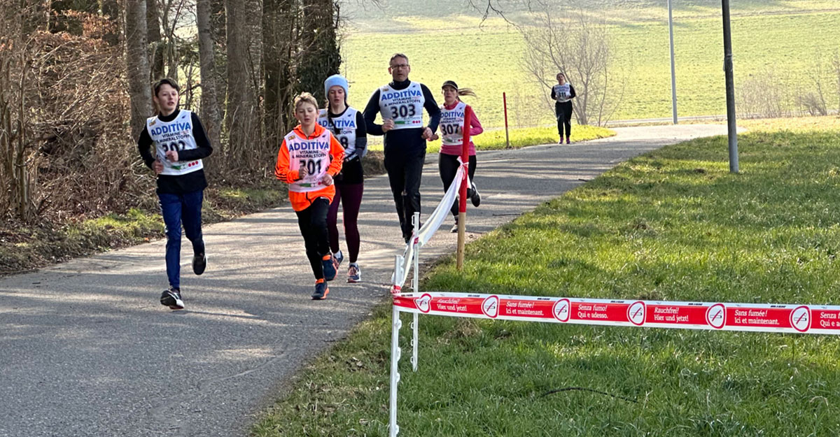 Thomas (303) und Ramona (307) auf der Sprintstrecke Thomas (303) und Ramona (307) auf der Sprintstrecke